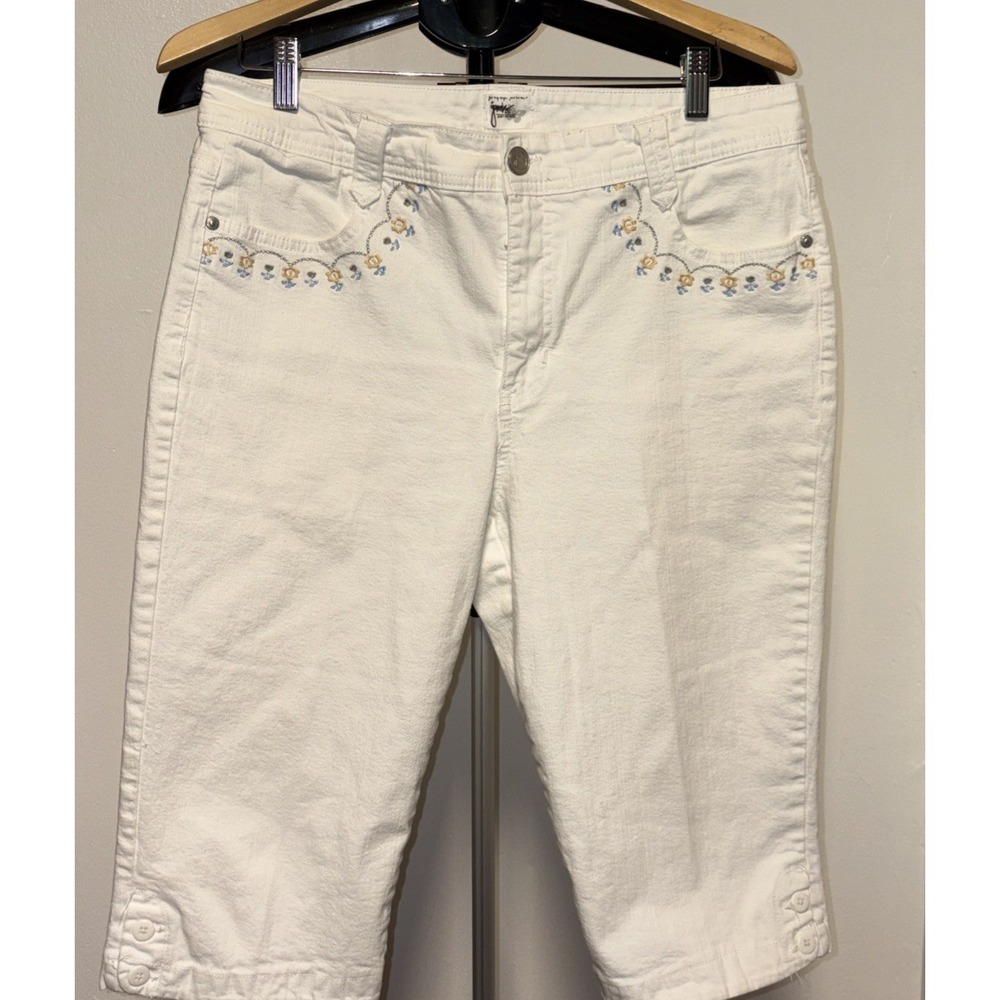 JMS Just My Size White Capri Denim Mom Jeans  flower pocket Women's 14 High Rise